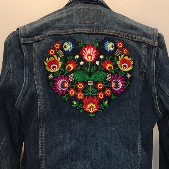 Levi’s Embroidered Denim Jacket Floral Heart‎ Jr Size Large - Picture 2 of 12
